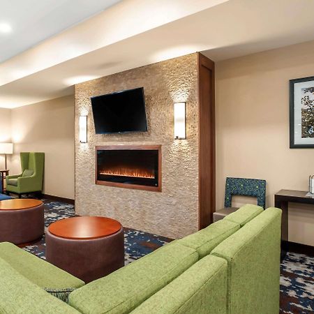 Comfort Inn & Suites Ames Near Isu Campus Kültér fotó