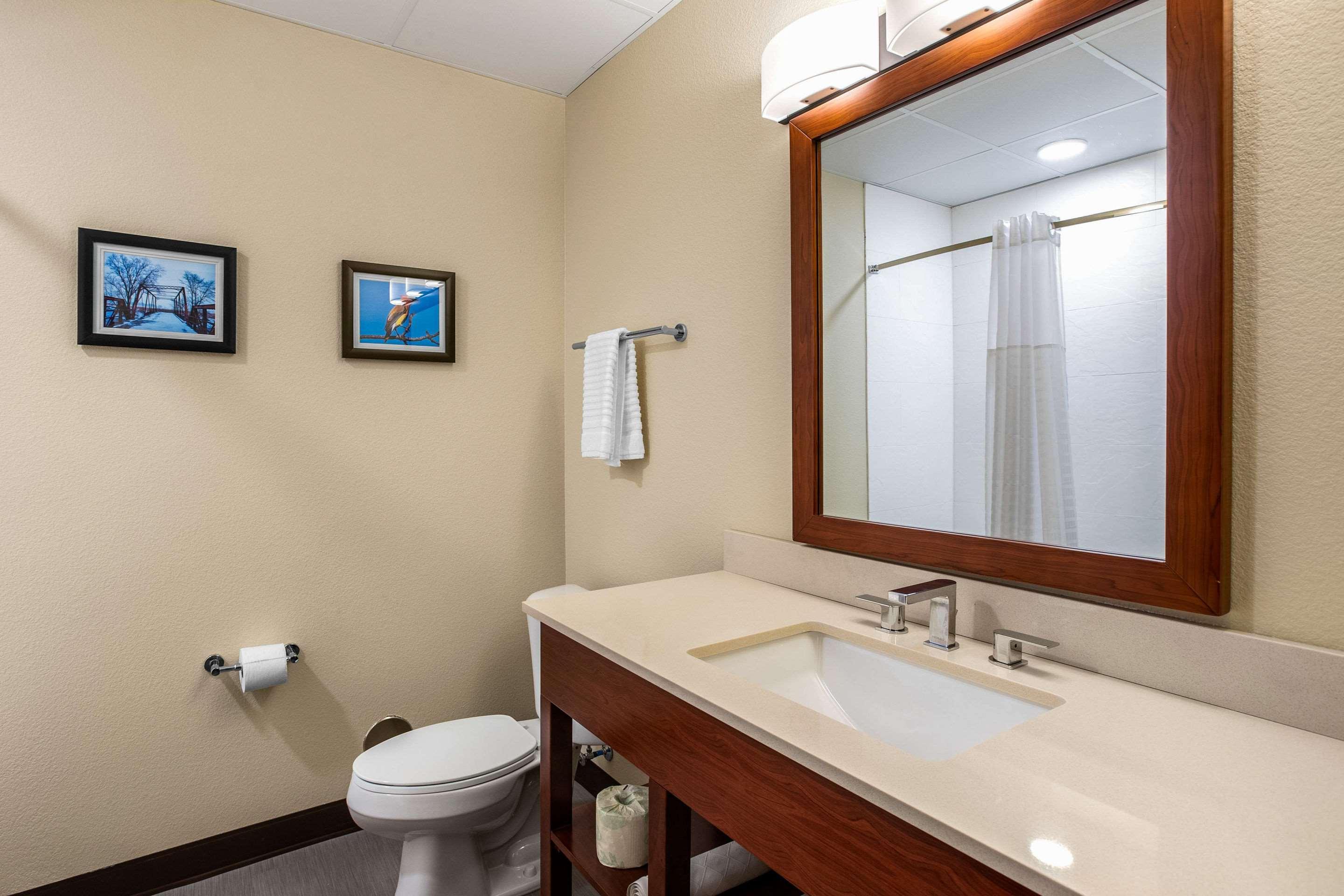 Comfort Inn & Suites Ames Near Isu Campus Kültér fotó