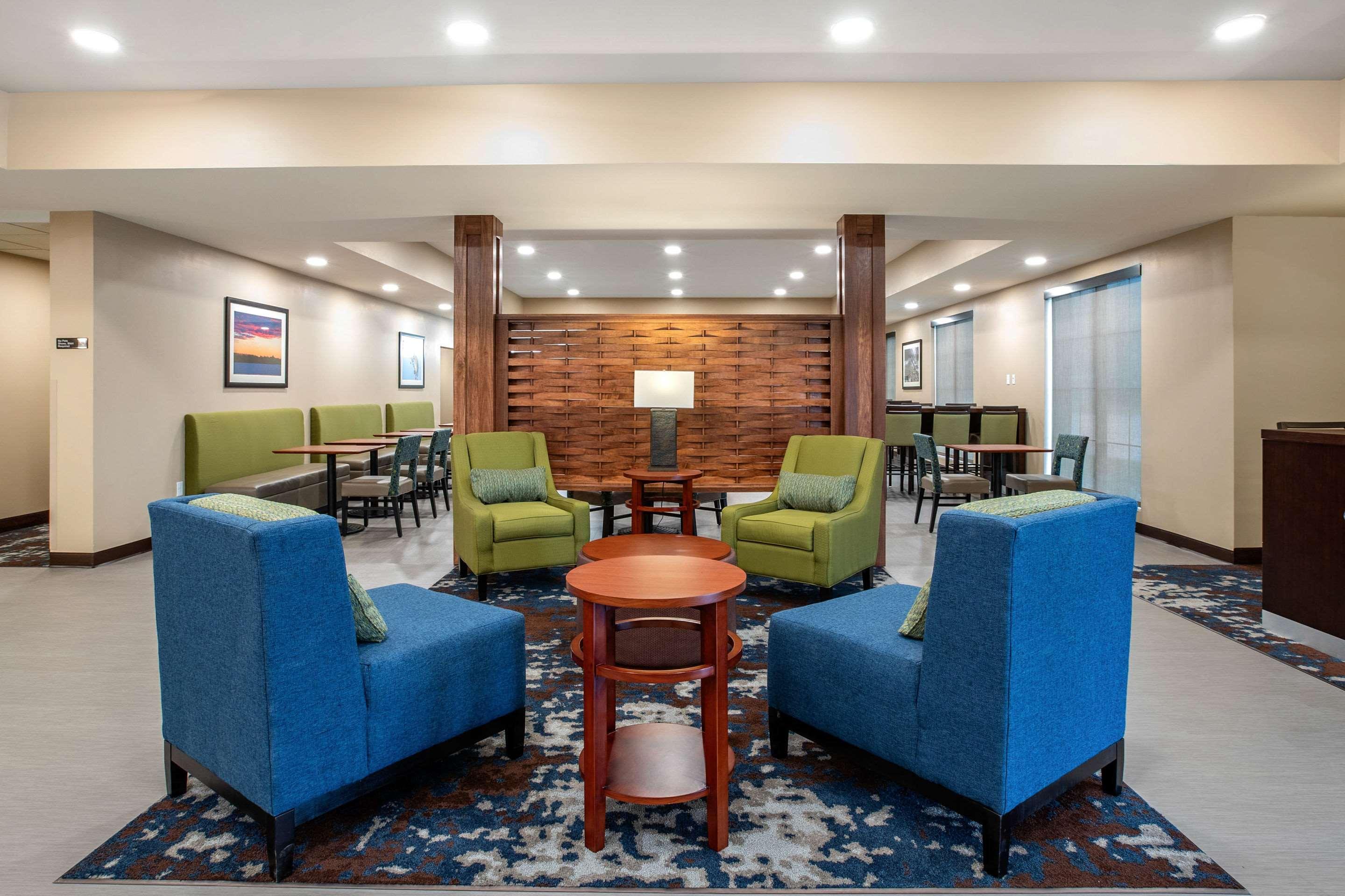 Comfort Inn & Suites Ames Near Isu Campus Kültér fotó