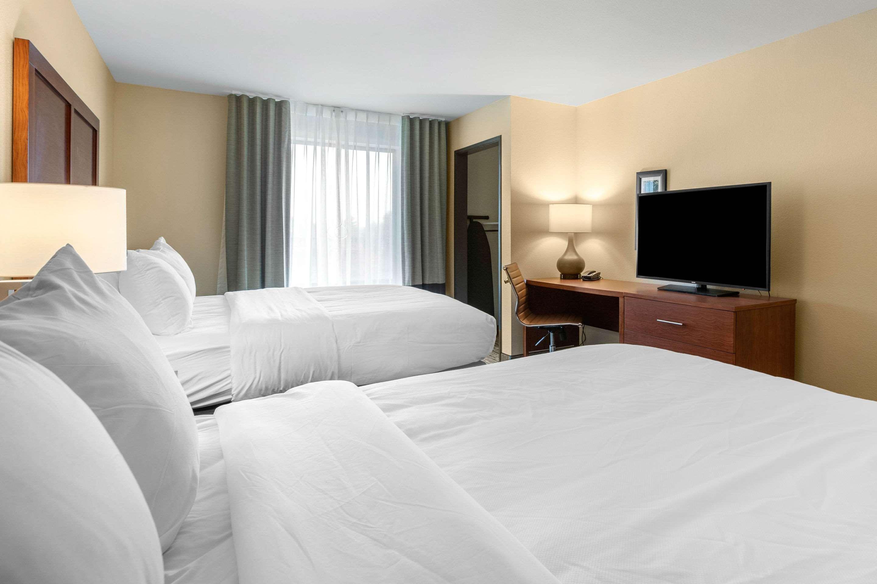 Comfort Inn & Suites Ames Near Isu Campus Kültér fotó