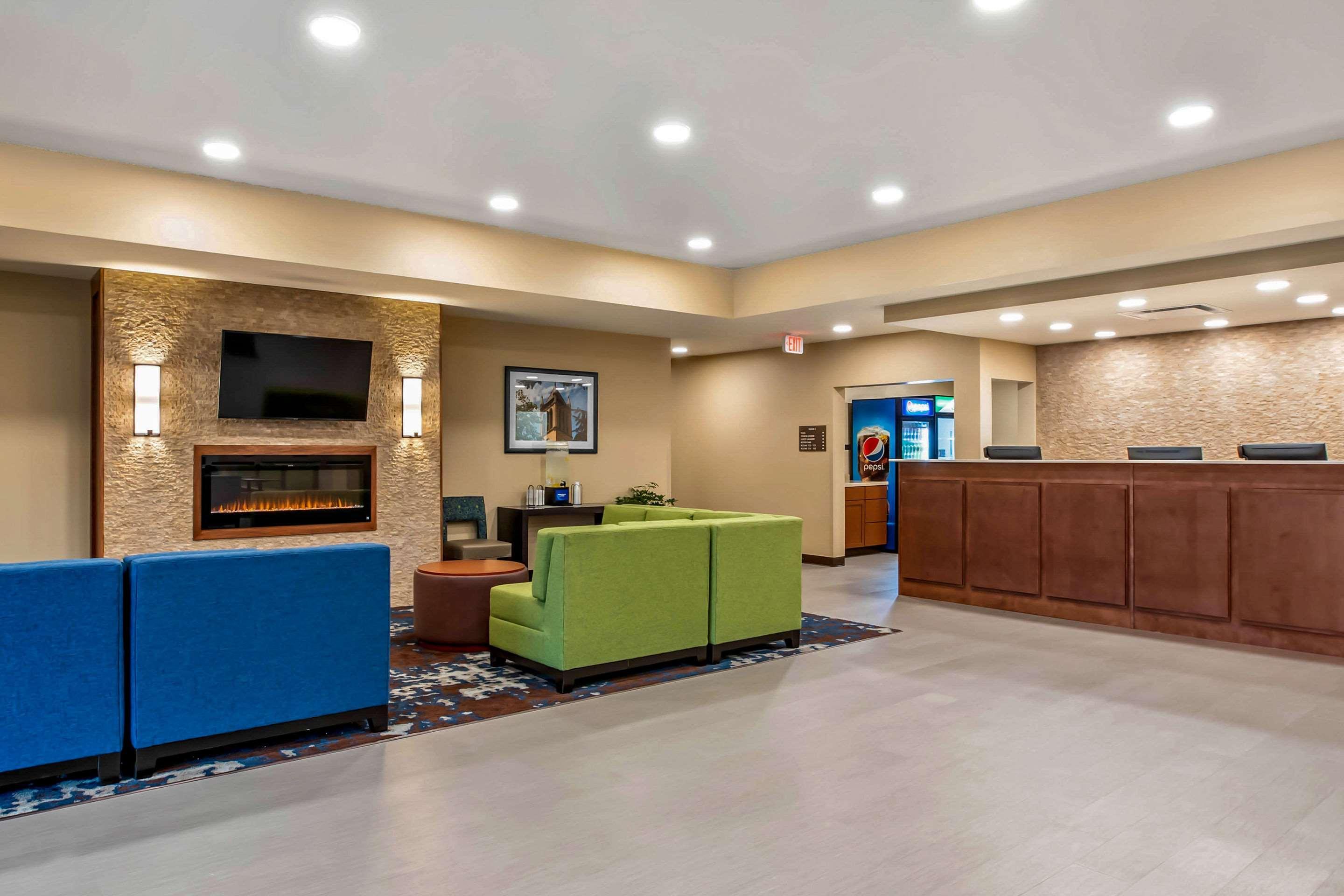 Comfort Inn & Suites Ames Near Isu Campus Kültér fotó